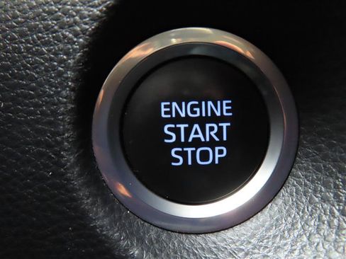 Used 2022 Toyota Corolla Cross XLE FWD image 20