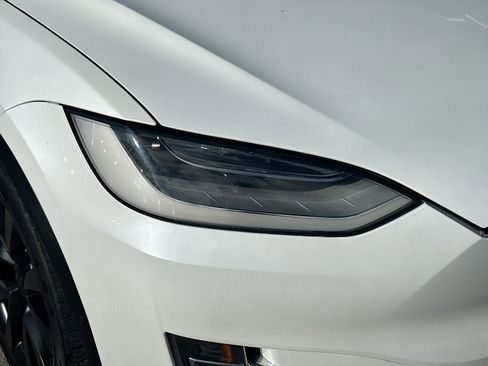 Used 2020 Tesla Model X Long Range image 34