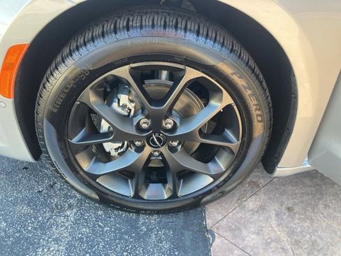 Used 2024 Chrysler Pacifica Touring-L w/ S Appearance Package image 24