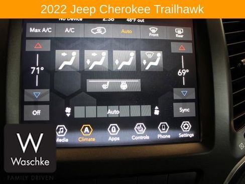 Used 2022 Jeep Cherokee Trailhawk image 50