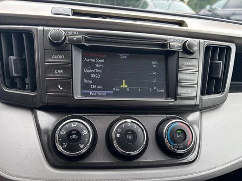 Used 2014 Toyota RAV4 LE FWD image 15