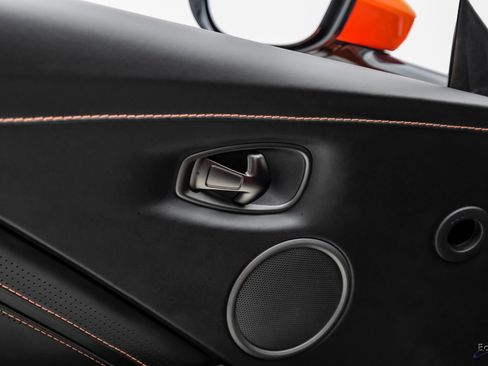 Used 2020 Aston Martin V8 Vantage Coupe RWD image 91