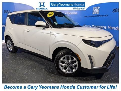 Used 2025 Kia Soul LX w/ LX Technology Package FWD image 1