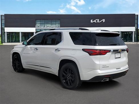 Used 2023 Chevrolet Traverse Premier image 3