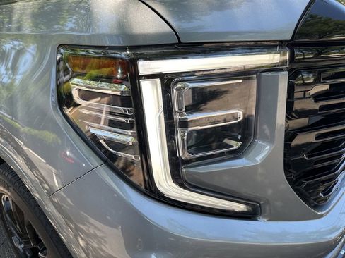 Used 2024 GMC Sierra 1500 Denali w/ Technology Package AWD/4WD image 12