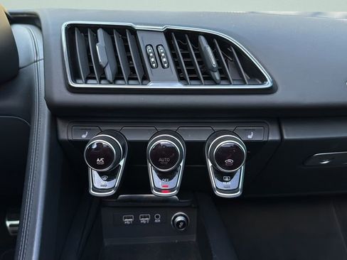 Used 2018 Audi R8 V10 image 13