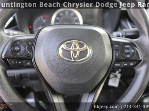 Used 2020 Toyota Corolla LE image 16
