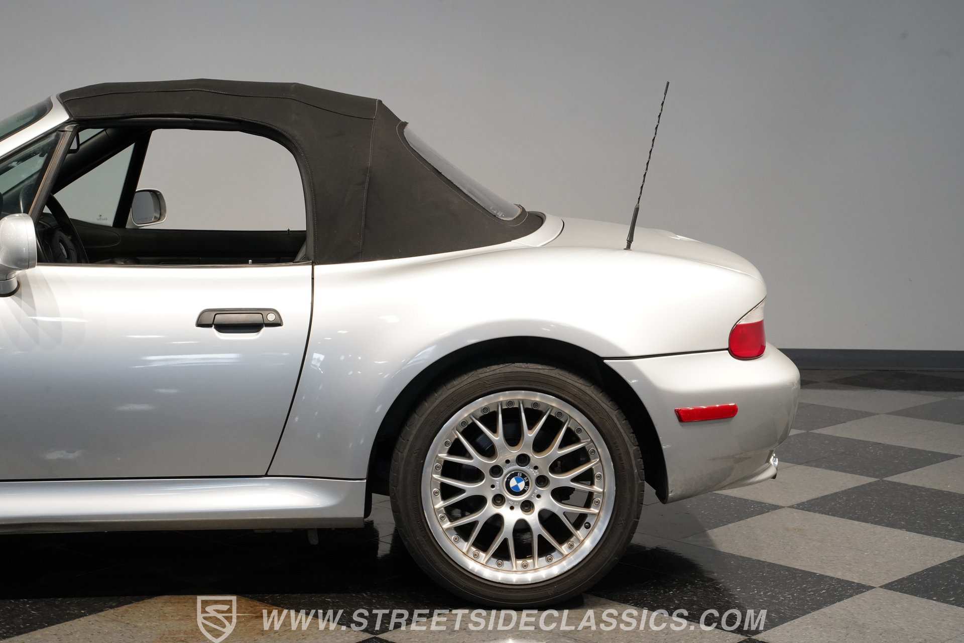 Used 2001 BMW Z3 3.0i RWD image 21