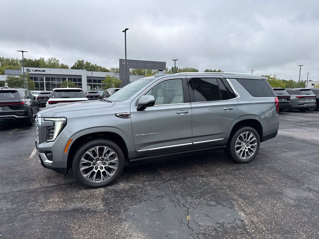 Used 2026 GMC Yukon Denali w/ Sun & Power Step Package AWD/4WD image 4
