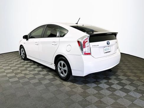 Used 2014 Toyota Prius Two image 6