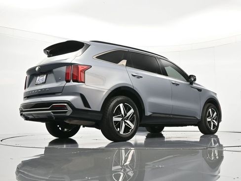 Used 2021 Kia Sorento S image 41