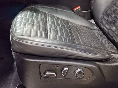 Used 2022 Cadillac Escalade ESV Sport Platinum w/ LPO, ONYX Package image 52