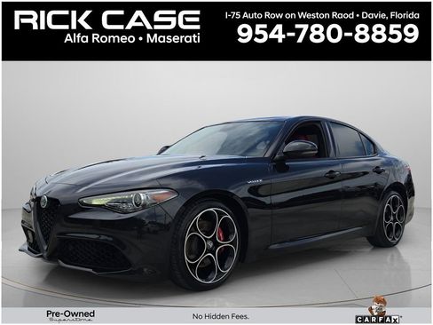 Used 2023 Alfa Romeo Giulia Veloce RWD image 1