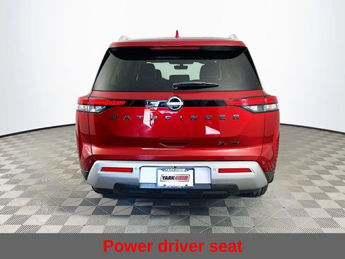 Certified 2023 Nissan Pathfinder SL w/ Black Appearance Package AWD/4WD image 11