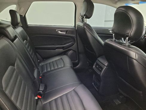 Used 2017 Ford Edge SEL w/ Equipment Group 201A AWD/4WD image 19