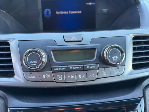 Used 2016 Honda Odyssey SE image 18