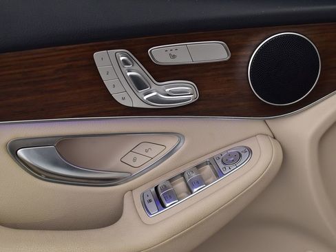 Used 2022 Mercedes-Benz GLC 300 4MATIC image 13