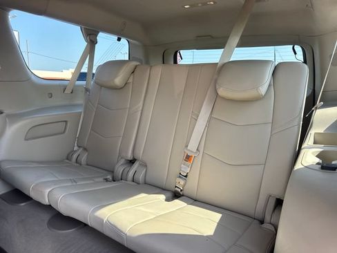 Used 2020 Cadillac Escalade ESV Premium Luxury RWD image 12
