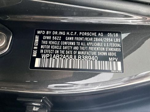 Used 2018 Porsche Macan S image 30