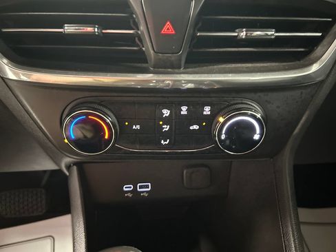 Used 2024 Buick Encore GX Preferred FWD image 19