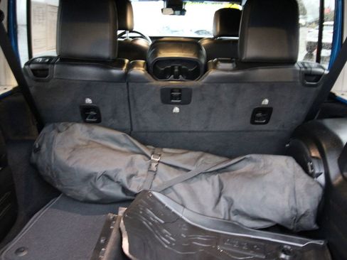 Used 2021 Jeep Wrangler Unlimited Sahara image 30