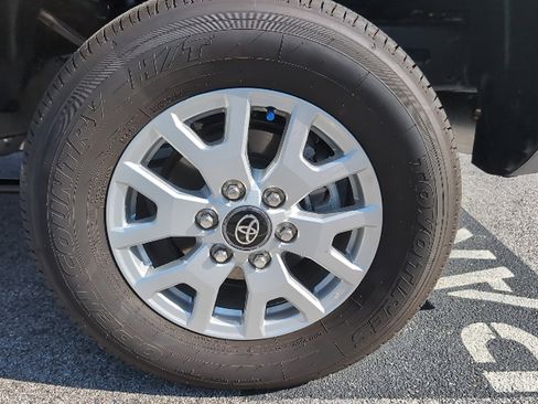 Used 2026 Toyota Tacoma SR5 image 9