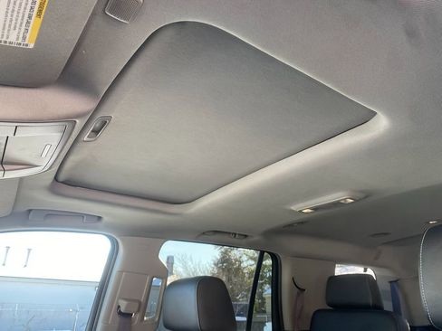 Used 2017 Chevrolet Tahoe LT image 24