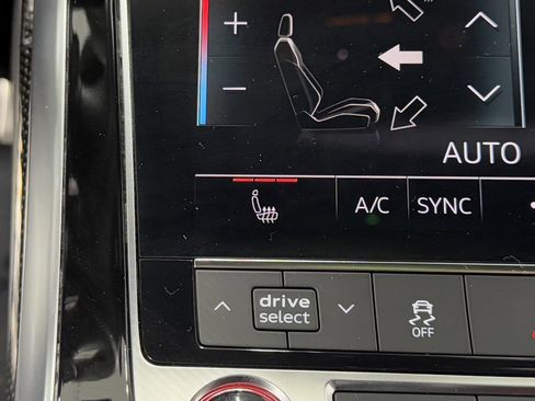 Used 2021 Audi SQ7 Premium Plus w/ Driver Assistance Package image 30