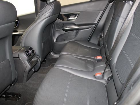 Used 2024 Mercedes-Benz GLC 300 4MATIC image 18