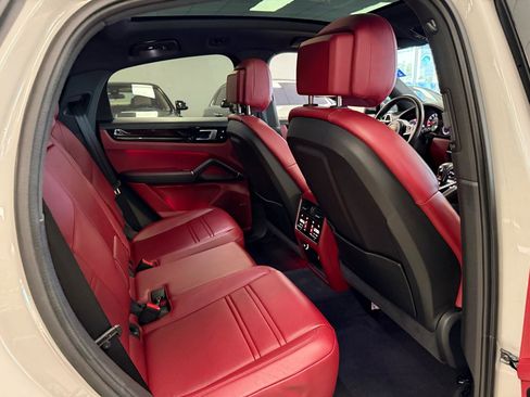 Used 2021 Porsche Cayenne S AWD/4WD image 25