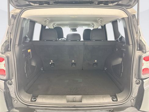 Used 2023 Jeep Renegade Altitude AWD/4WD image 18