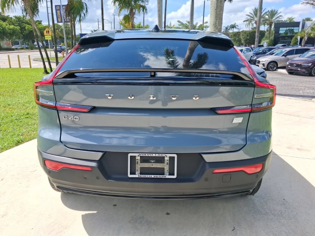 Used 2023 Volvo C40 Recharge Core AWD/4WD image 5