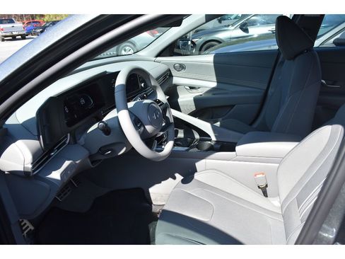 New 2026 Hyundai Elantra SEL Sport Premium image 9