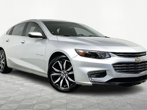 Used 2017 Chevrolet Malibu LT w/ Driver Confidence Package image 1