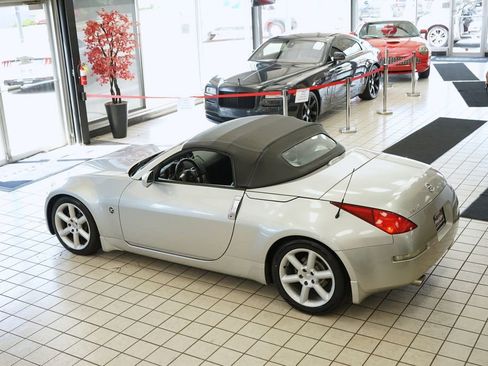Used 2004 Nissan 350Z Touring RWD image 56