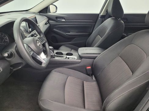 Used 2025 Nissan Altima 2.5 SV AWD/4WD image 17