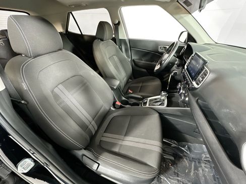 Used 2023 Hyundai Venue SEL image 26