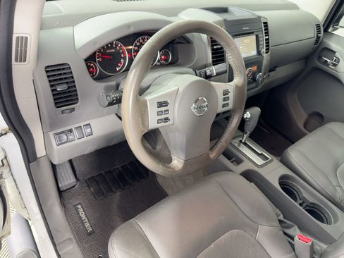 Used 2017 Nissan Frontier SL w/ Moonroof Package image 4