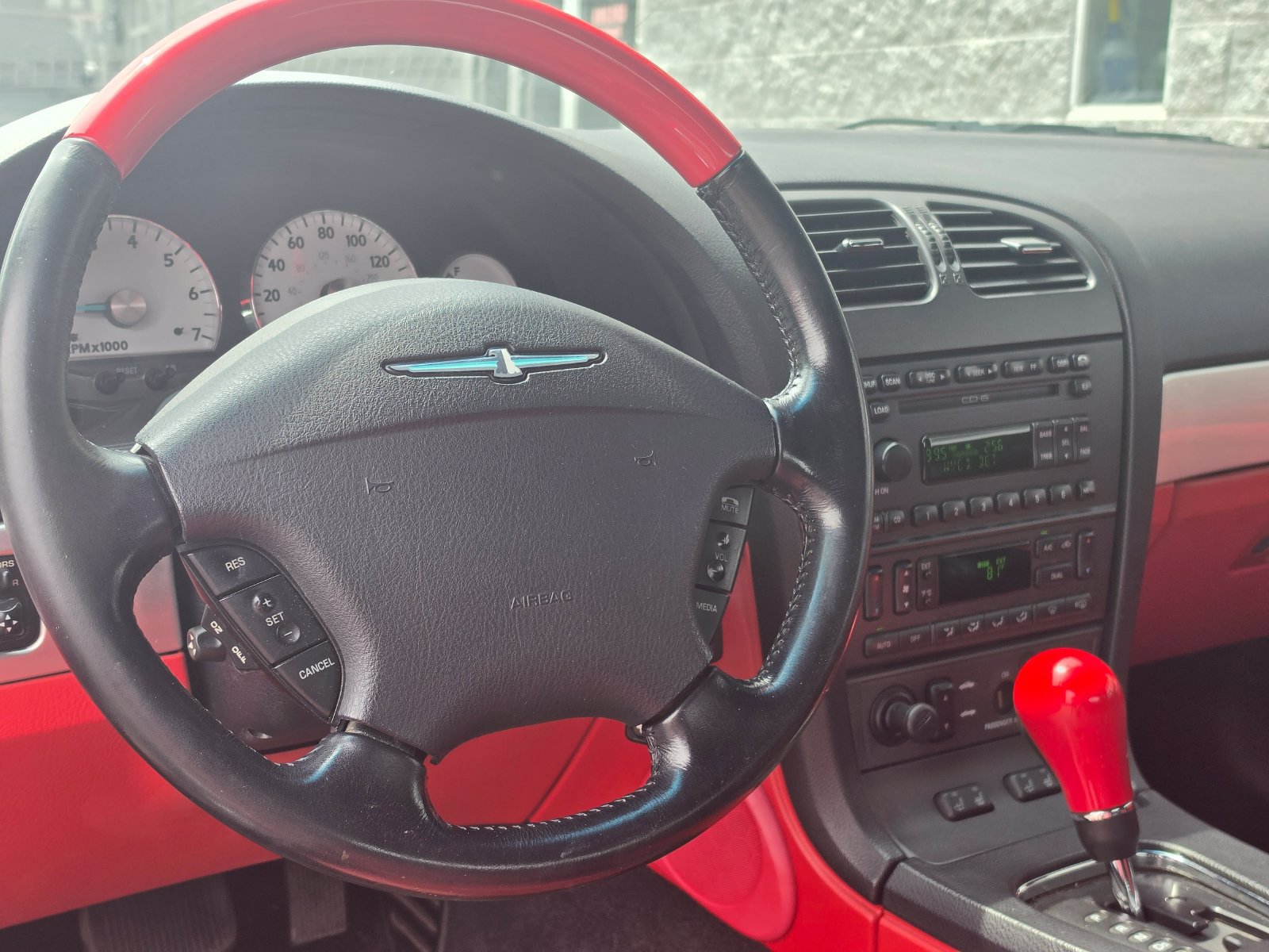 Used 2003 Ford Thunderbird RWD image 13