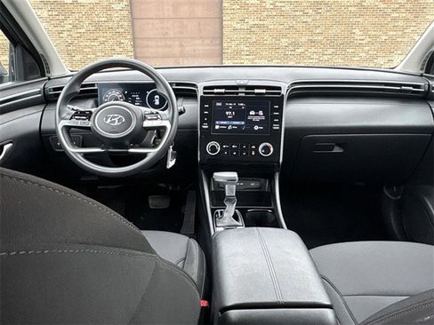 Used 2024 Hyundai Tucson SE image 18