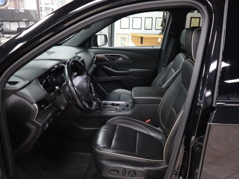 Used 2023 Chevrolet Traverse Premier w/ Redline Edition image 9