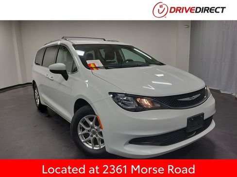 Used 2021 Chrysler Voyager Lxi image 1