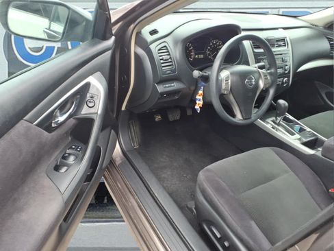 Used 2013 Nissan Altima 2.5 S FWD image 12
