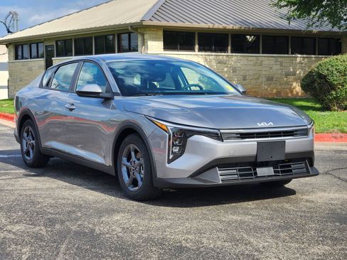 New 2026 Kia K4 FWD image 2