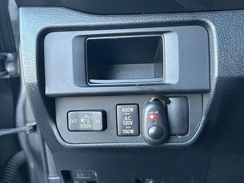 Used 2016 Toyota Tacoma TRD Off-Road w/ Premium & Technology Package AWD/4WD image 15