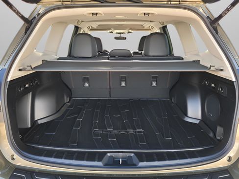 Used 2023 Subaru Forester Limited image 32