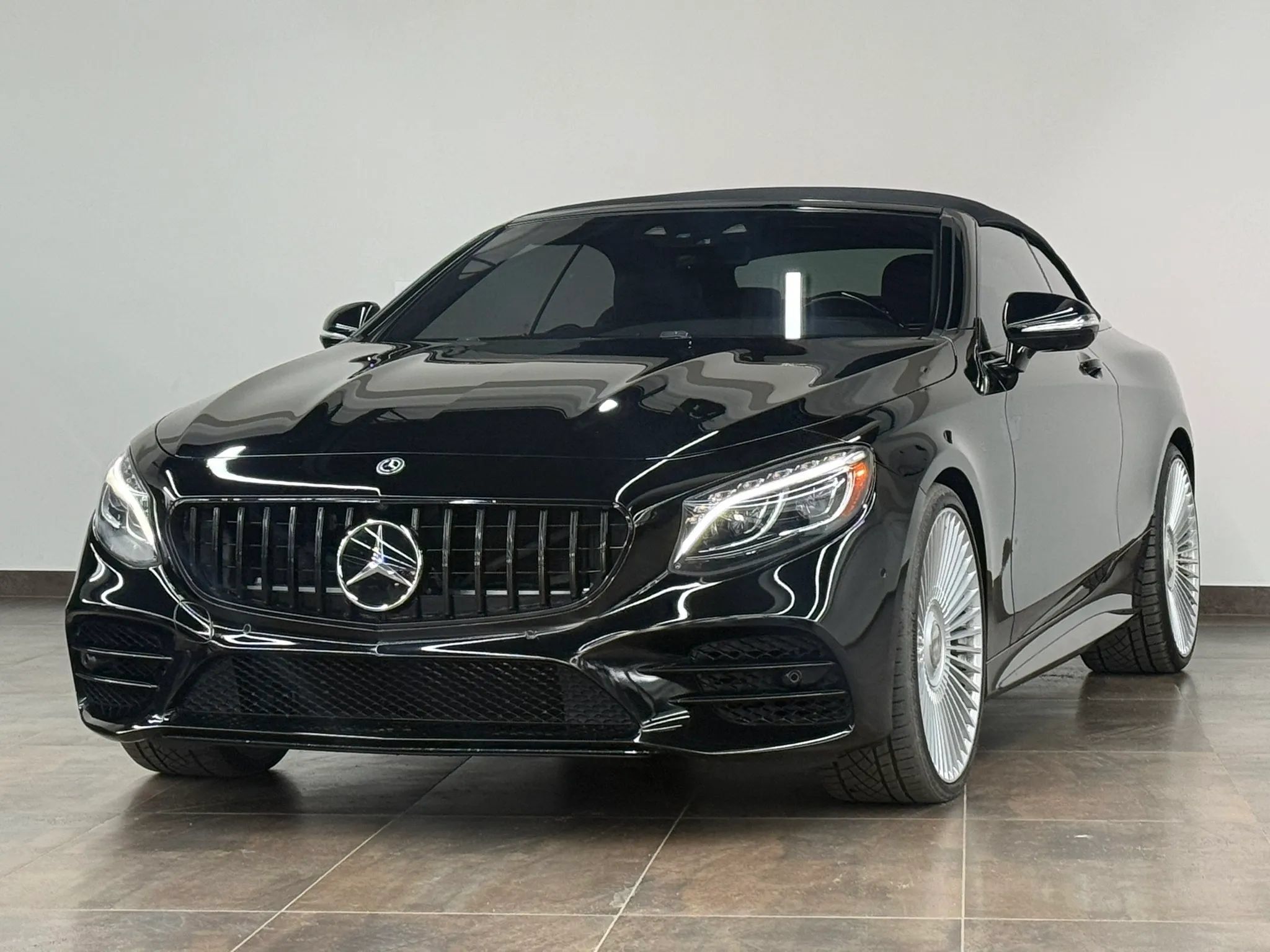 Used 2019 Mercedes-Benz S 560 Cabriolet image 1