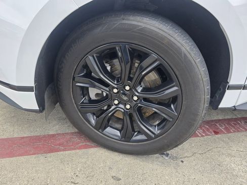 Used 2024 Ford Edge SE w/ Black Appearance Package image 25