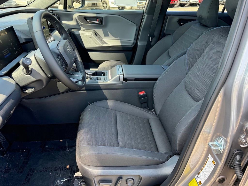 Used 2026 Toyota RAV4 SE FWD image 14