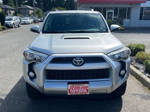 Used 2017 Toyota 4Runner TRD Off-Road Premium AWD/4WD image 5